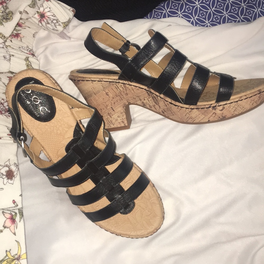 Women’s size 9 heels